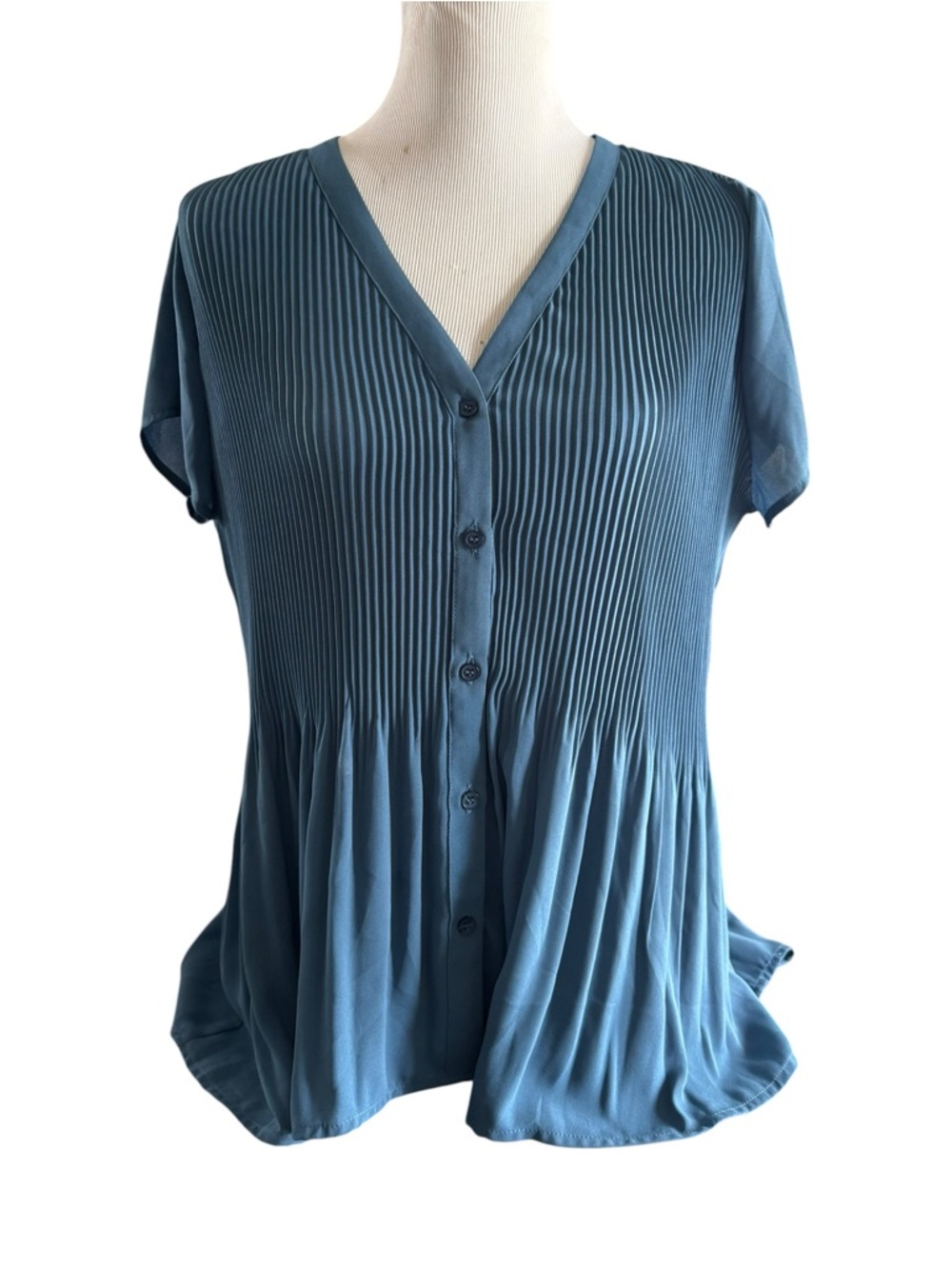 Pleione Blue Pleated Button Front V-Neck Blouse Size M